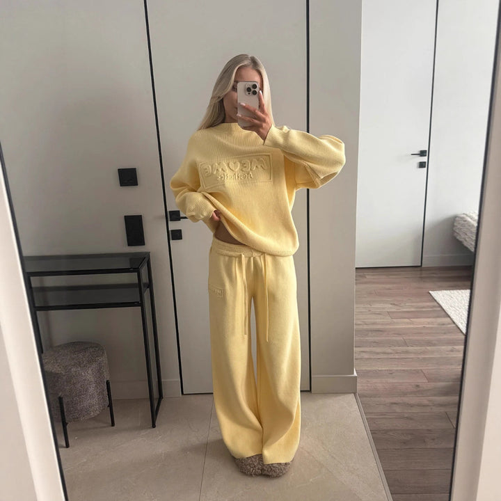 Damer bekväm stickad jumpsuit med lös passform och högkvalitativt hantverk Mirla-Eva Jonsson