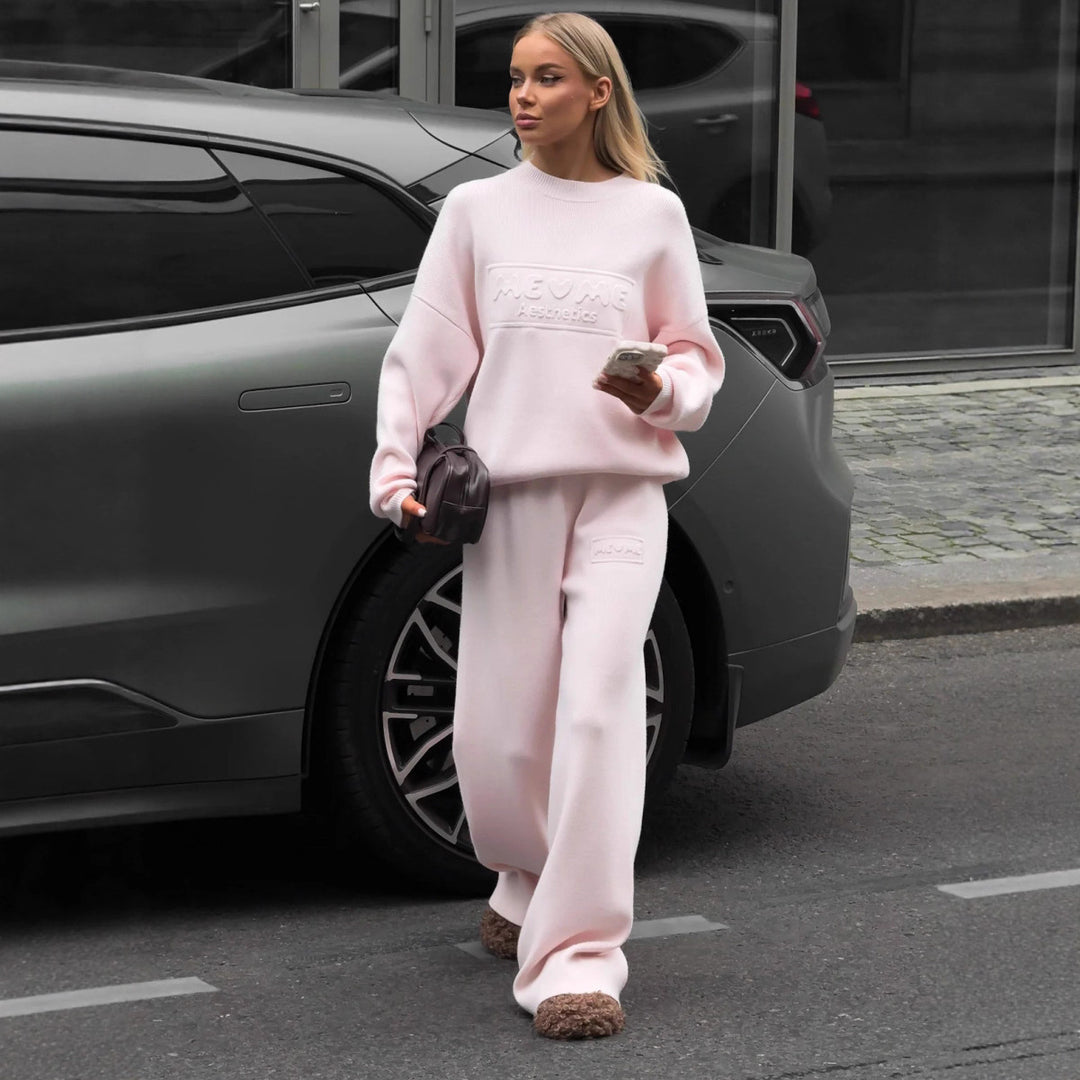 Damer bekväm stickad jumpsuit med lös passform och högkvalitativt hantverk Mirla-Eva Jonsson