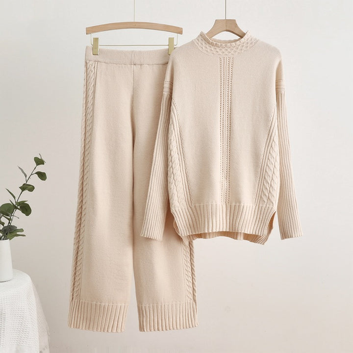 Damer bekväma stickade loungewear-set med höga mudd och dekorativa flätmönster Mirla-Eva Jonsson
