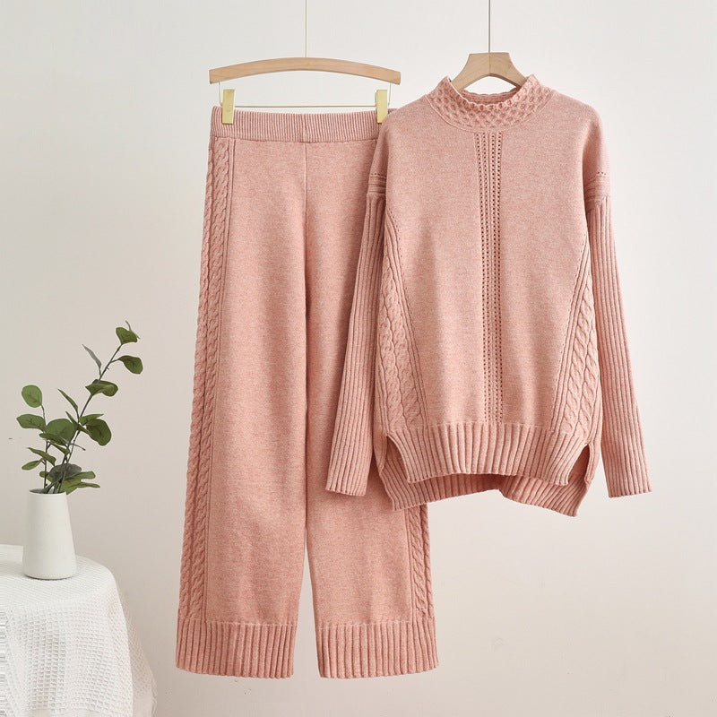 Damer bekväma stickade loungewear-set med höga mudd och dekorativa flätmönster Mirla-Eva Jonsson