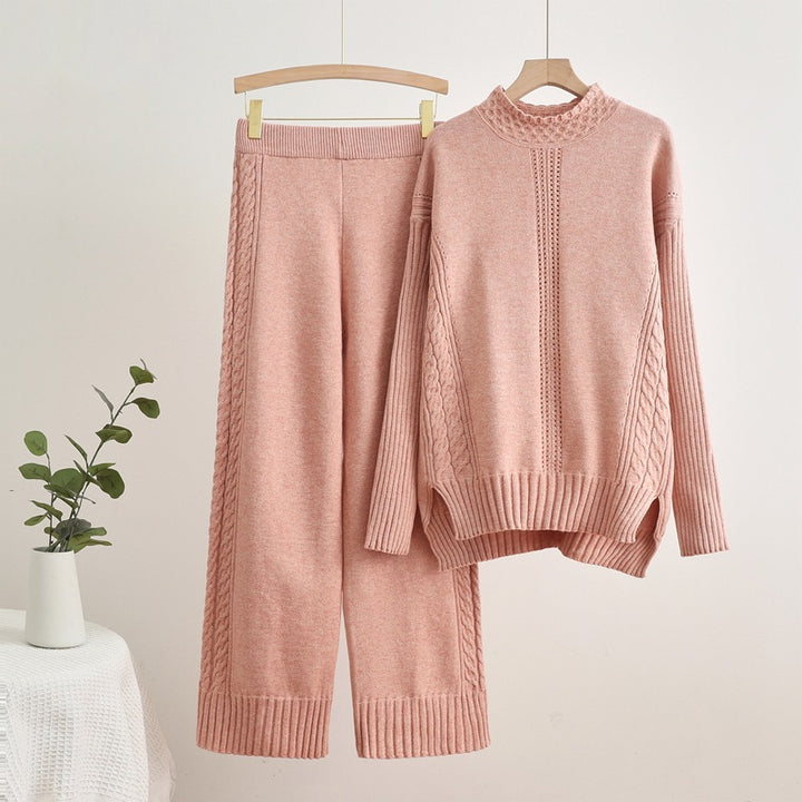 Damer bekväma stickade loungewear-set med höga mudd och dekorativa flätmönster Mirla-Eva Jonsson