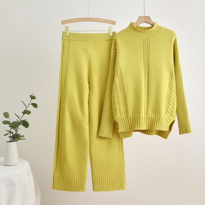 Damer bekväma stickade loungewear-set med höga mudd och dekorativa flätmönster Mirla-Eva Jonsson
