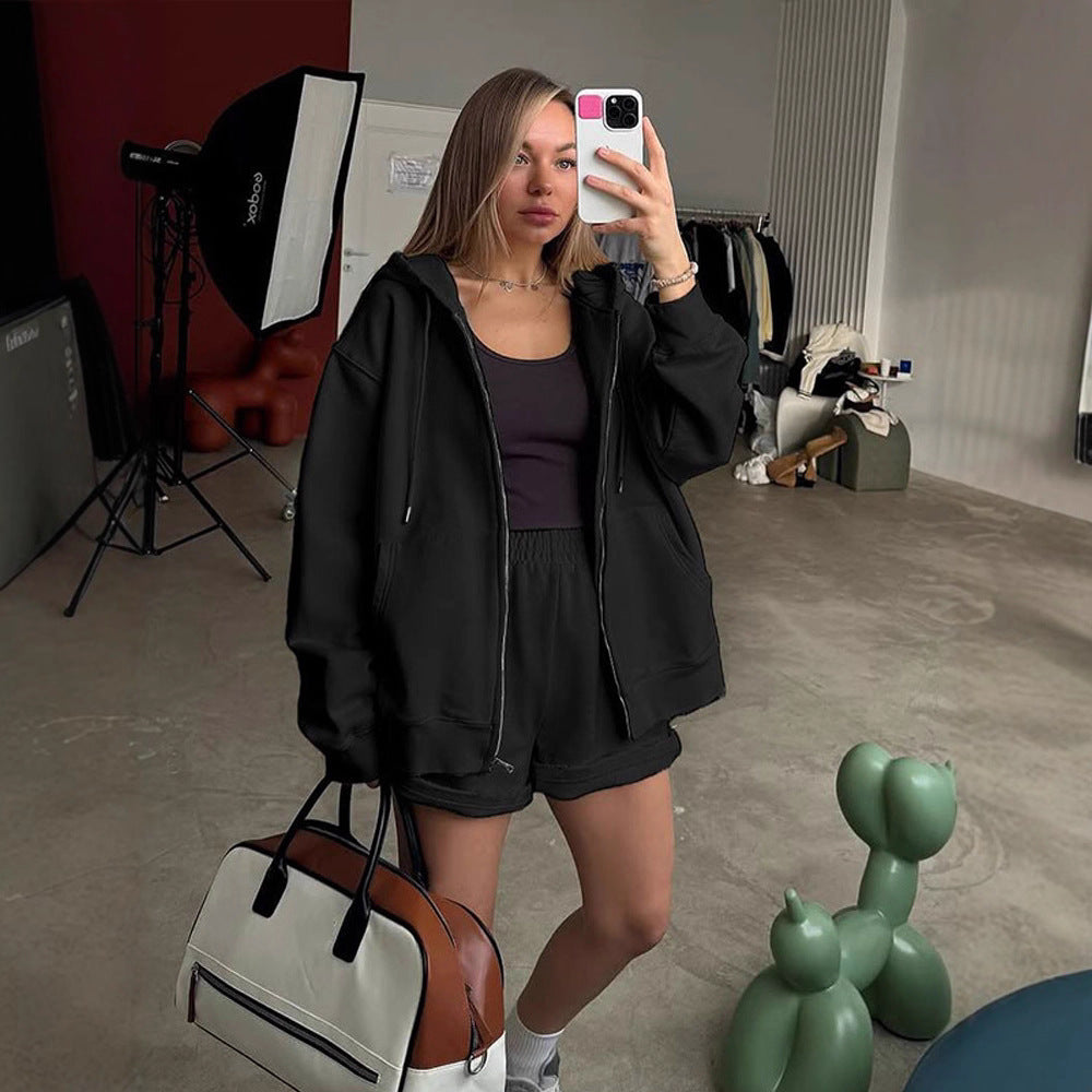 Damer bekväma sweatshorts med oversized hoodie Mirla-Eva Jonsson