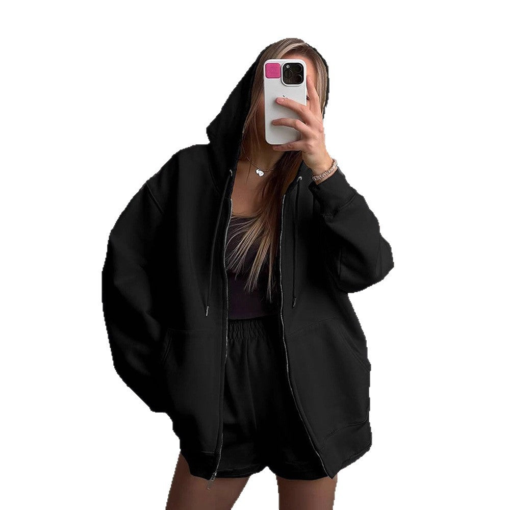 Damer bekväma sweatshorts med oversized hoodie Mirla-Eva Jonsson