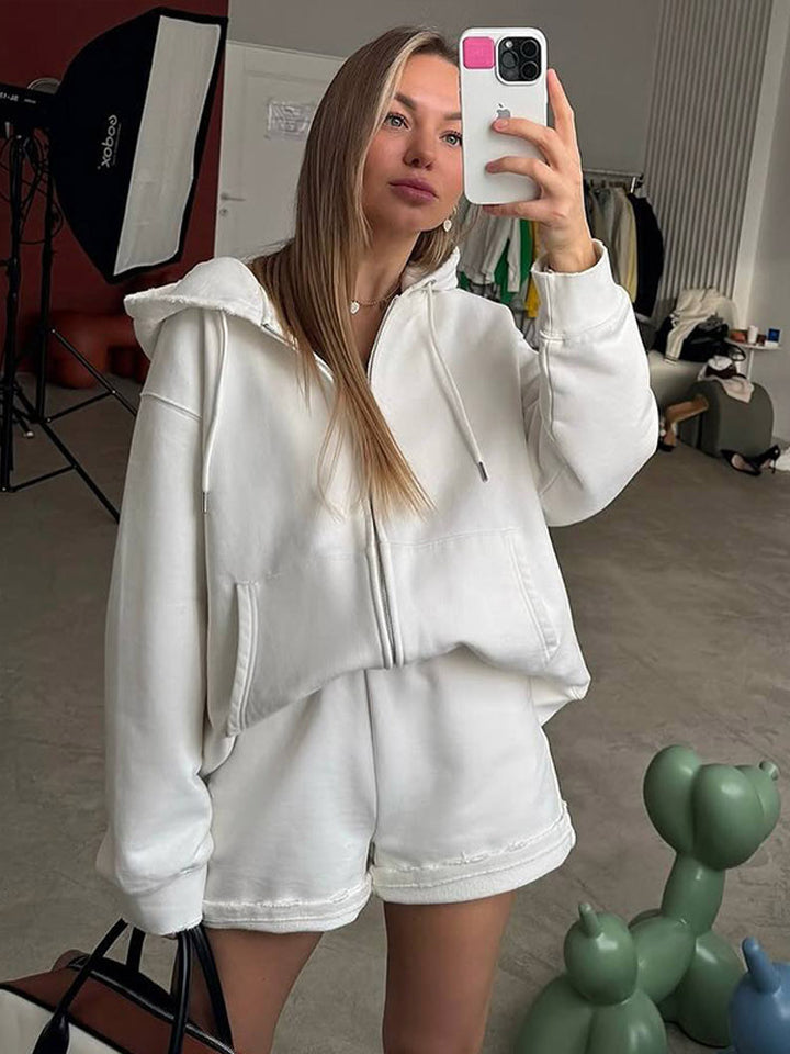 Damer bekväma sweatshorts med oversized hoodie Mirla-Eva Jonsson