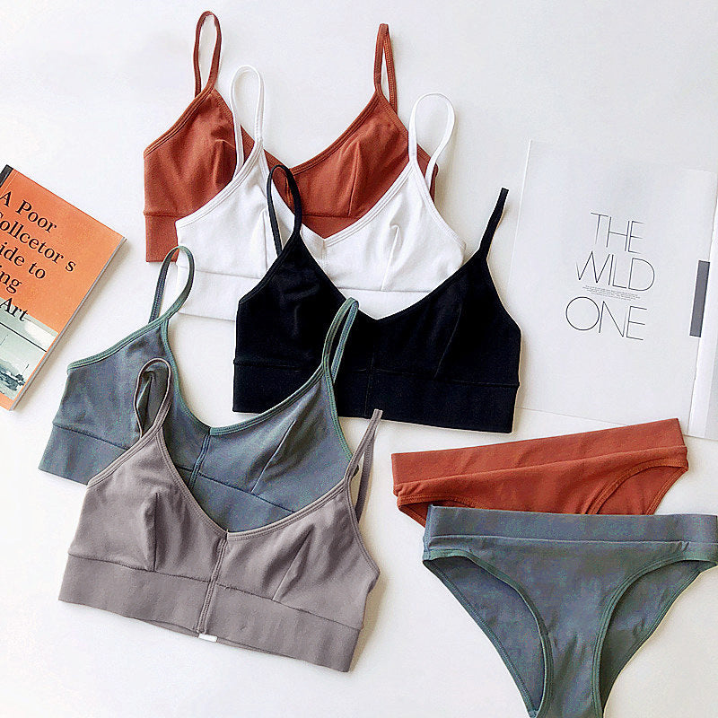 Damer bikini-set med elegant V-ringning och justerbara band Mirla-Eva Jonsson