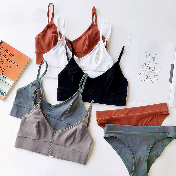 Damer bikini-set med elegant V-ringning och justerbara band Mirla-Eva Jonsson