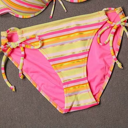 Damer bikini-set med lekfullt knytssystem och elegant volang Mirla-Eva Jonsson