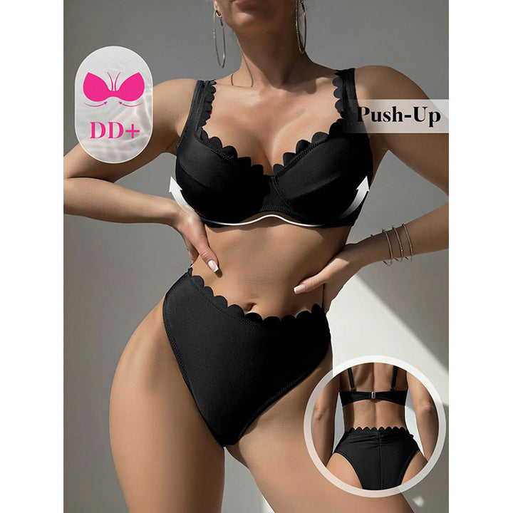 Damer bikiniset med eleganta vågspetsar Mirla-Eva Jonsson