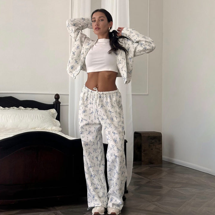 Damer blommig fritidsoutfit Mirla-Eva Jonsson