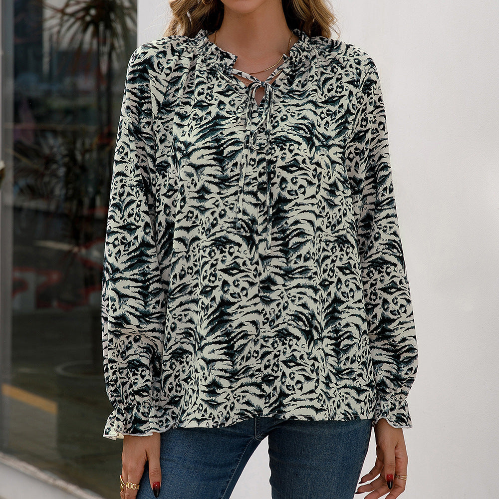Damer blus med unik djurmotiv och volangdetaljer Eva Jonsson-Eva Jonsson