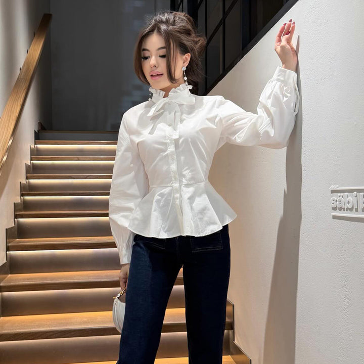 Damer blus med volangdetalj och smickrande snitt-Eva Jonsson