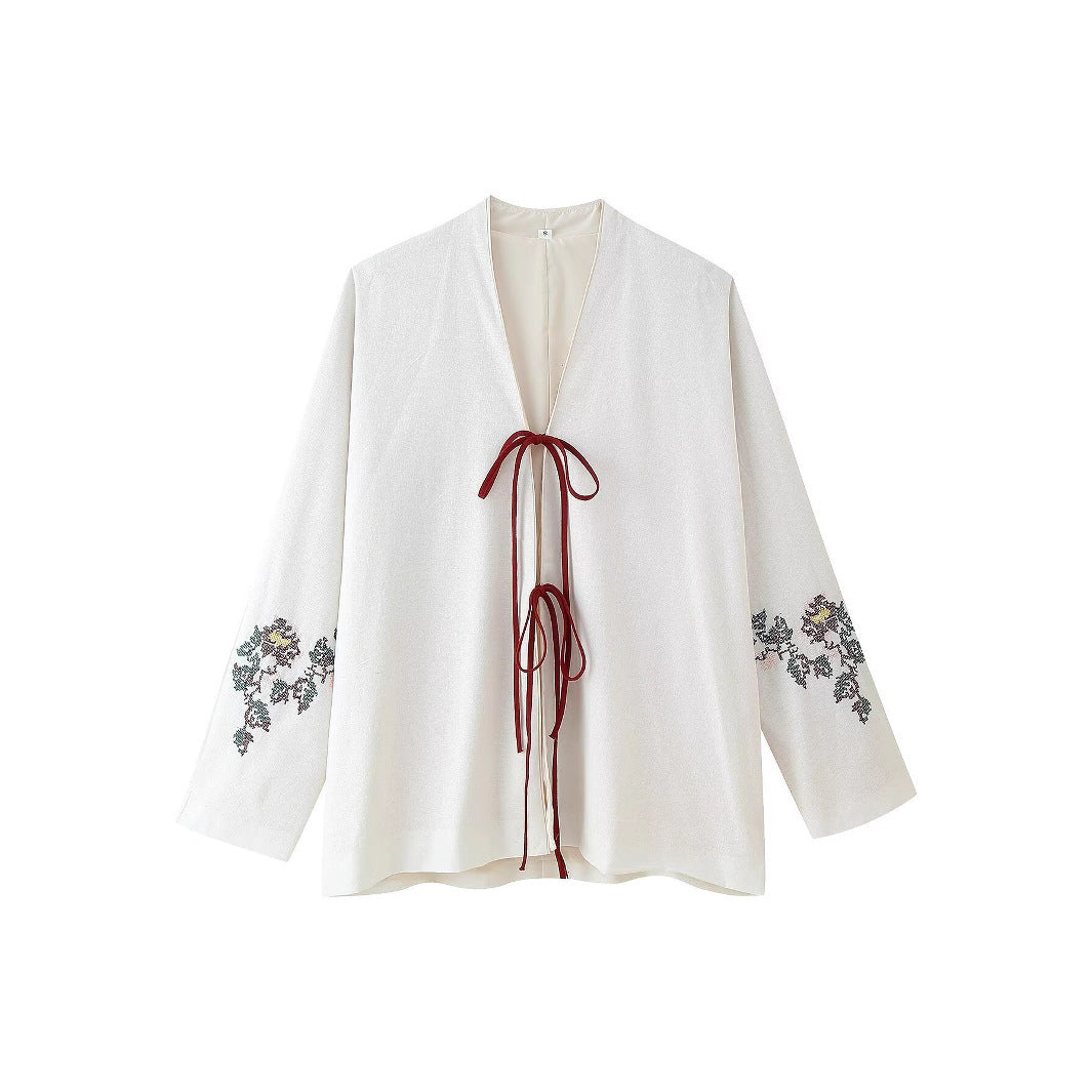 Damer blusenshirt med florala broderade detaljer och knytband Mirla-Eva Jonsson