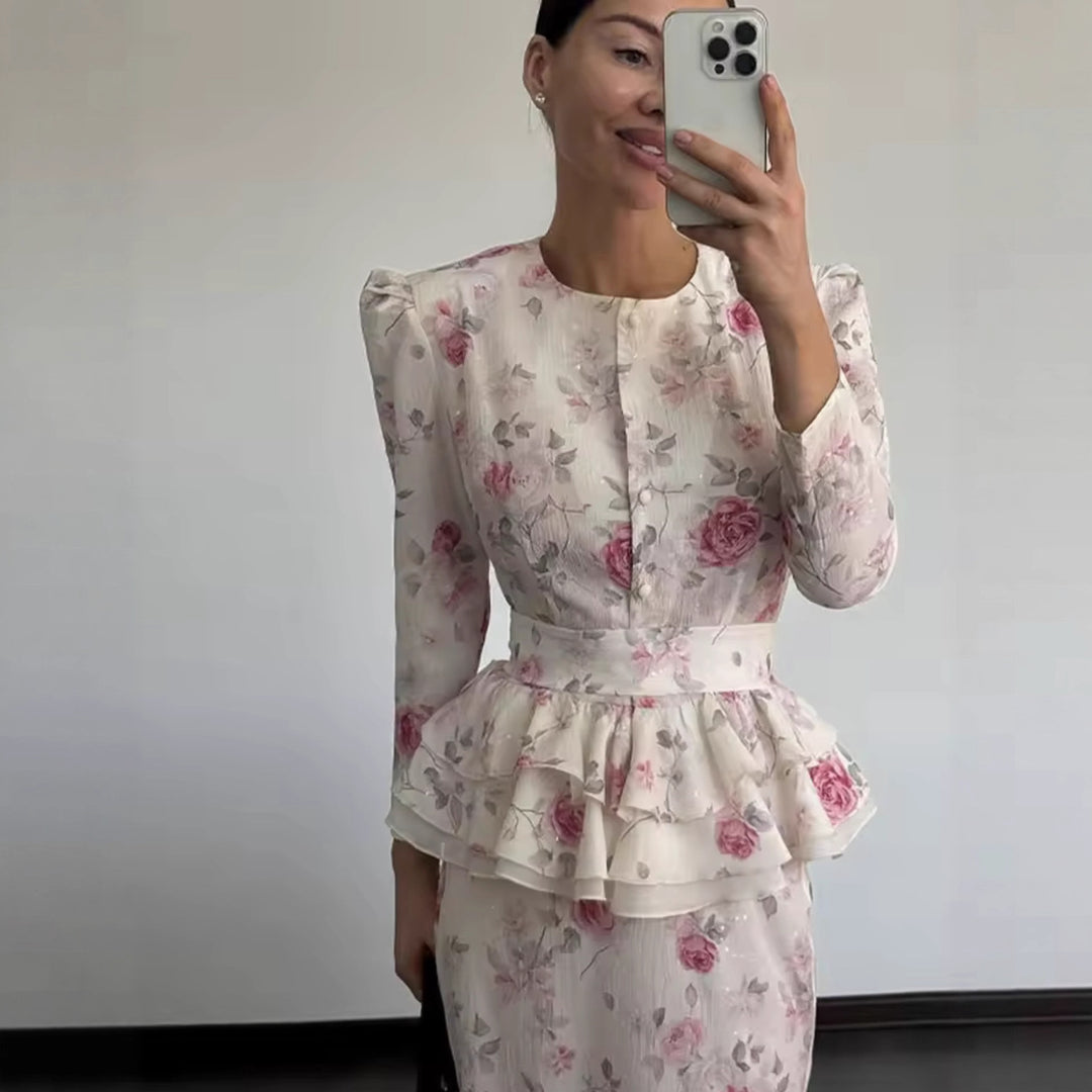 Damer blusset med volangdetaljer och blommigt mönster Mirla-Eva Jonsson