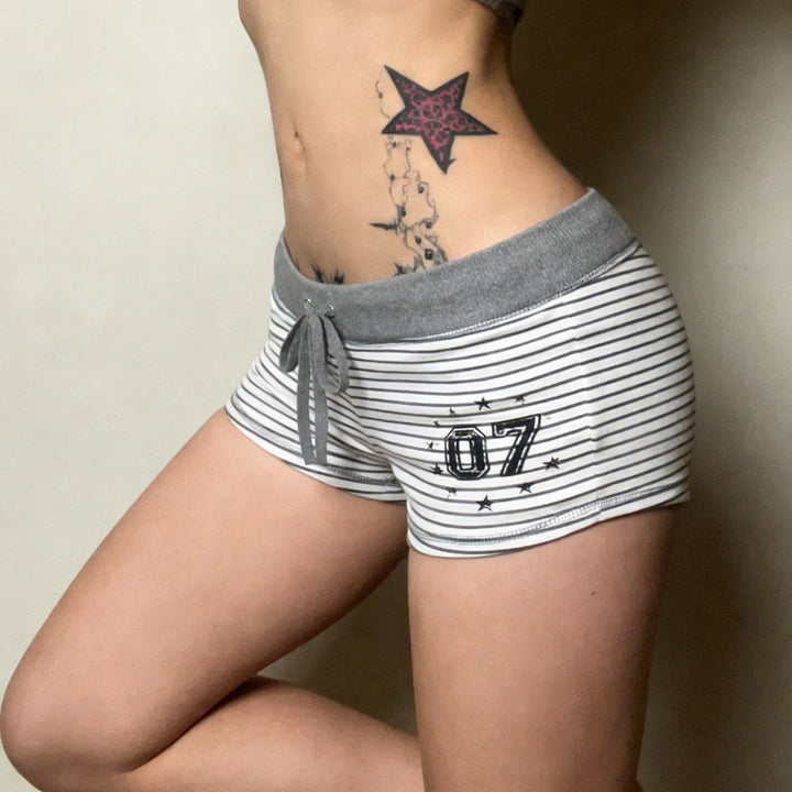 Damer bomullsshorts med bekväm resår och trendigt randmönster Mirla-Eva Jonsson