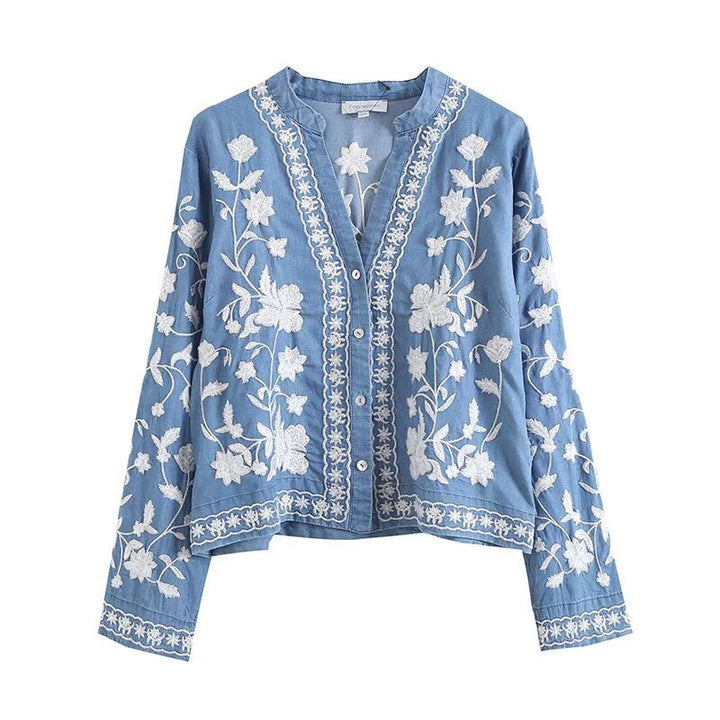 Damer broderad blus i vintage-stil med elegant krage och tryckknappsstängning Mirla-Eva Jonsson