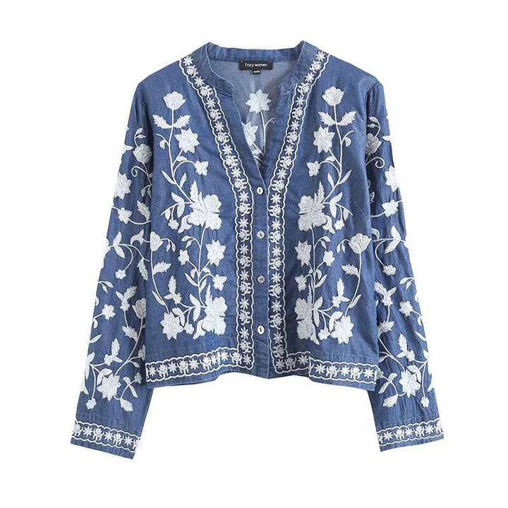 Damer broderad blus i vintage-stil med elegant krage och tryckknappsstängning Mirla-Eva Jonsson