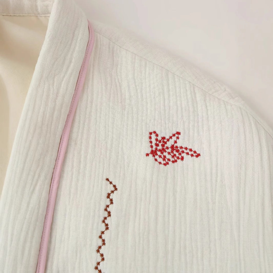 Damer broderad bomullsjacka med stora fickor och avslappnad skärning Mirla-Eva Jonsson