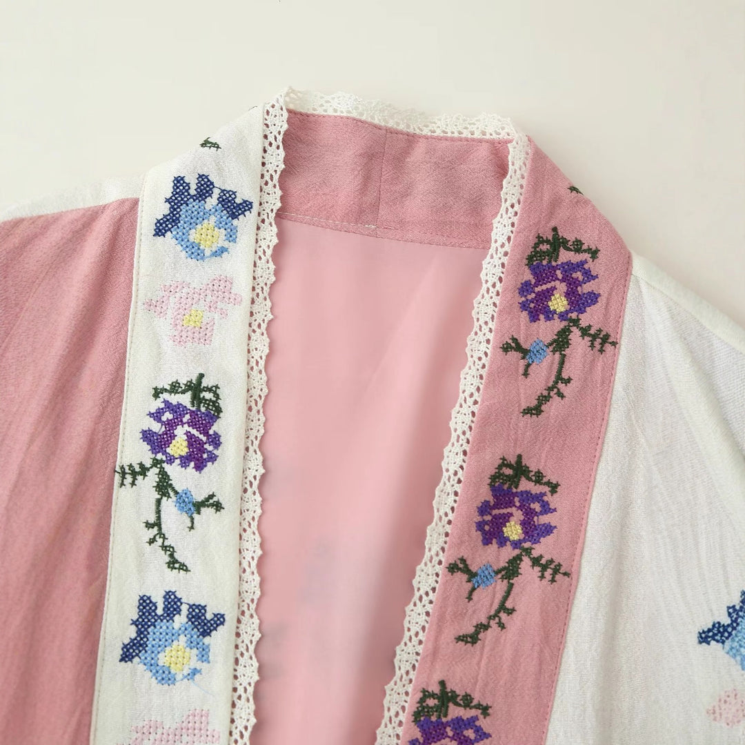 Damer broderad kimono-jacka med blommönster Mirla-Eva Jonsson