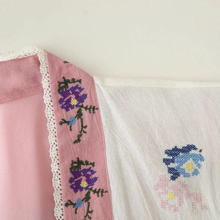 Damer broderad kimono-jacka med blommönster Mirla-Eva Jonsson