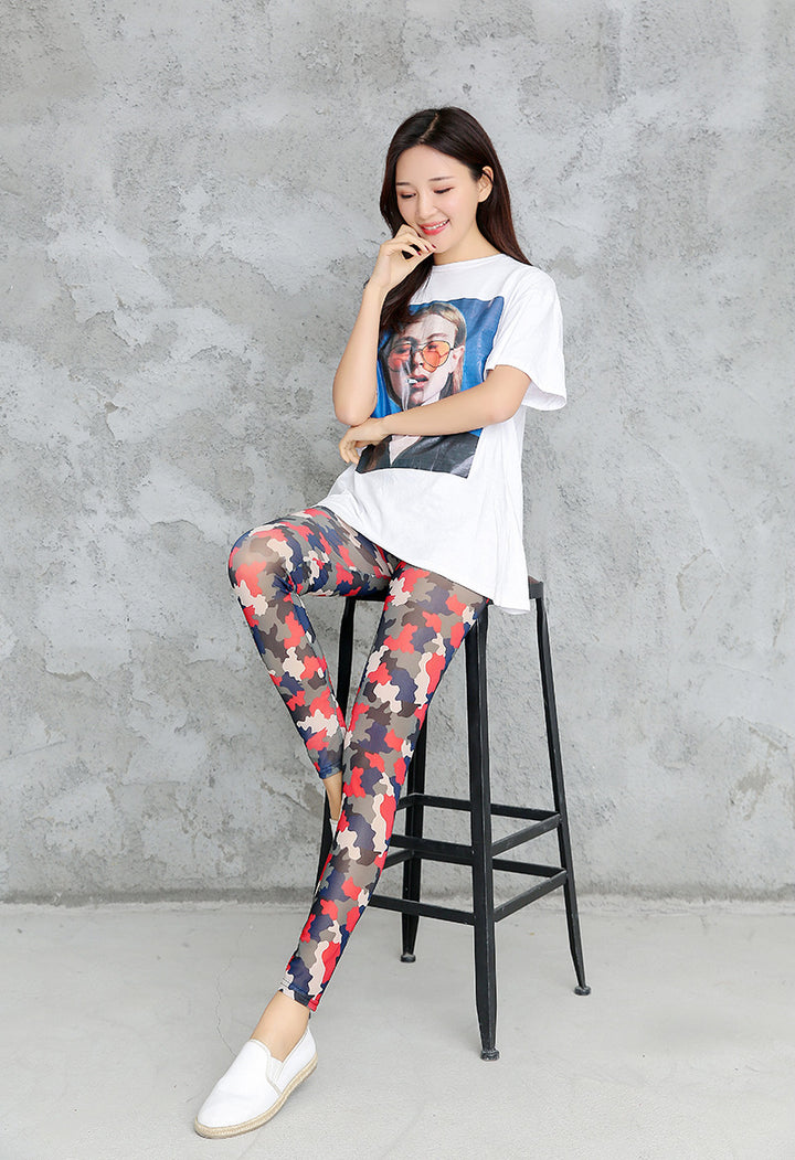 Damer camouflage leggings i moderiktigt högmidjadesign Mirla-Eva Jonsson
