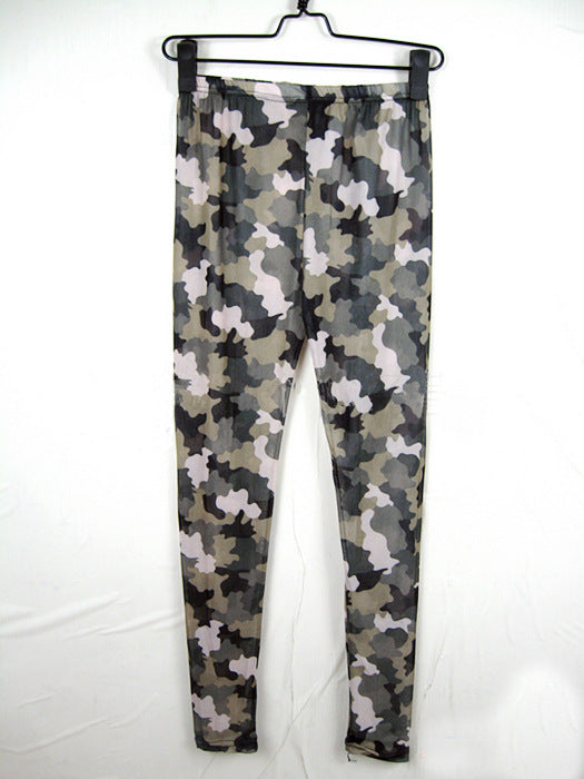 Damer camouflage leggings i moderiktigt högmidjadesign Mirla-Eva Jonsson