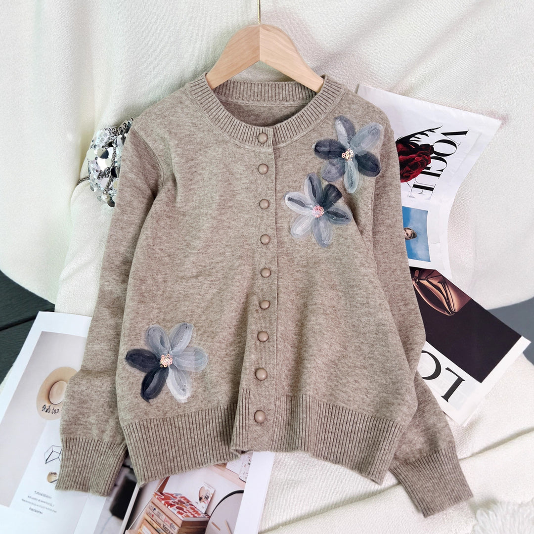 Damer cardigan med blommönster och knäppning Mirla-Eva Jonsson