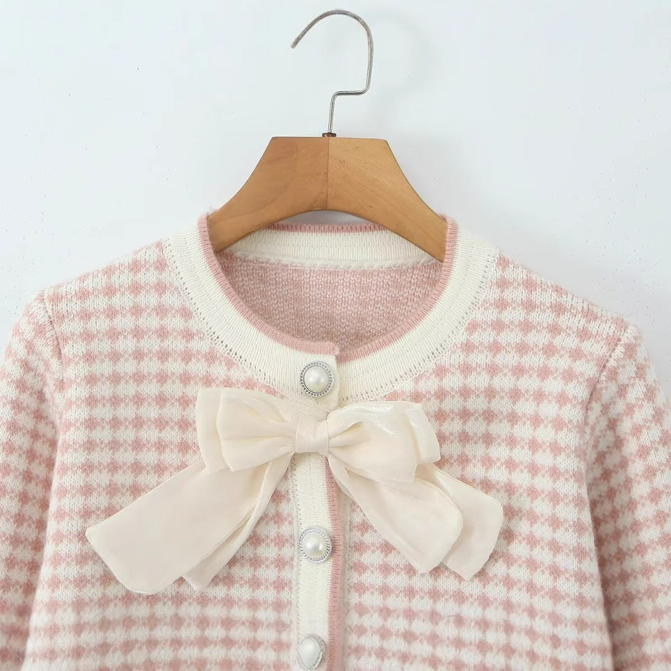 Damer cardigan med dekorativa detaljer och charmig sjalkrage Mirla-Eva Jonsson