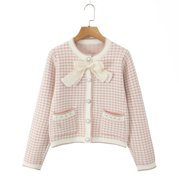 Damer cardigan med dekorativa detaljer och charmig sjalkrage Mirla-Eva Jonsson