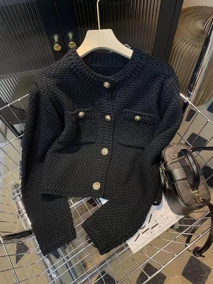 Damer cardigan med dekorativa knappar och integrerade fickor Mirla-Eva Jonsson
