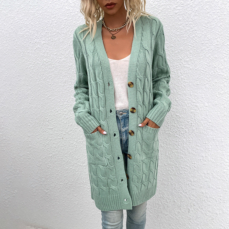 Damer cardigan med djupt V-hals och elegant flätmönster Mirla-Eva Jonsson