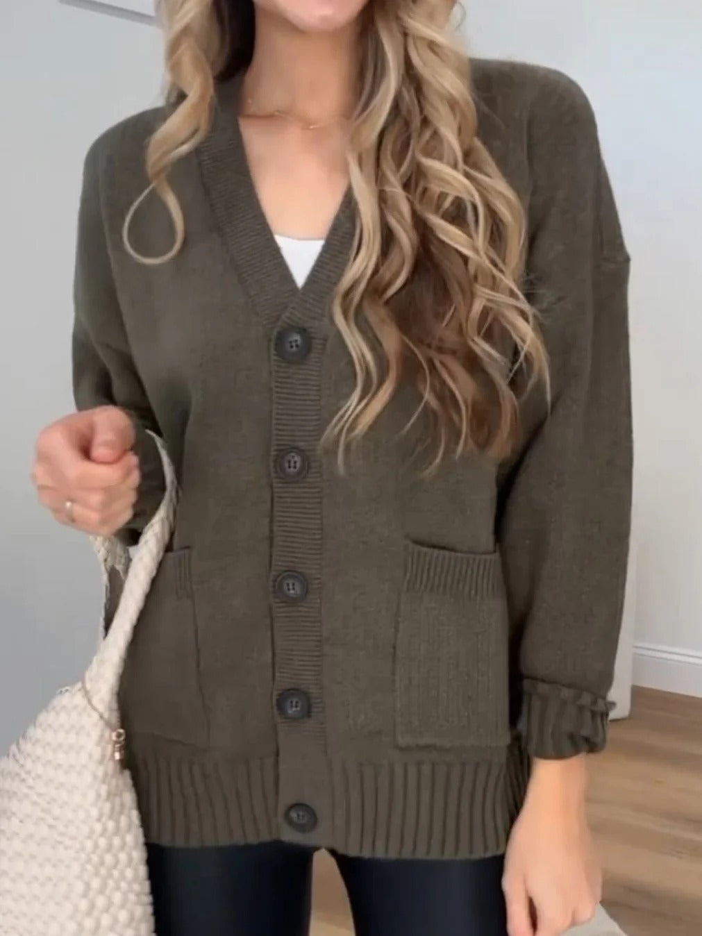 Damer cardigan med fickor och moderna knappar Mirla-Eva Jonsson