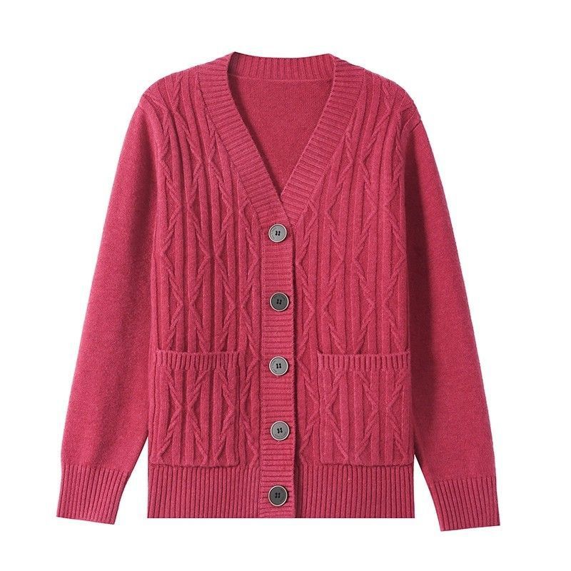 Damer cardigan med fint kabelmönster och praktiska fickor Mirla-Eva Jonsson