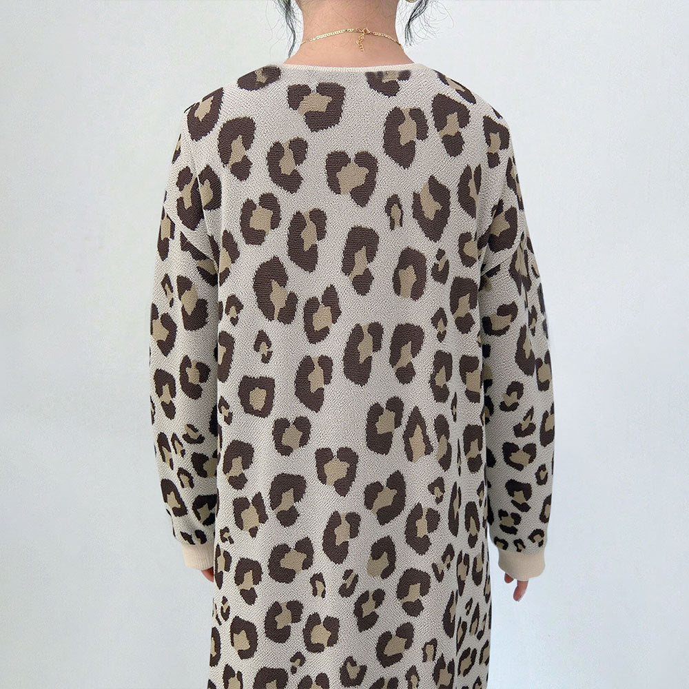 Damer cardigan med leopardmönster och praktiska fickor Mirla-Eva Jonsson