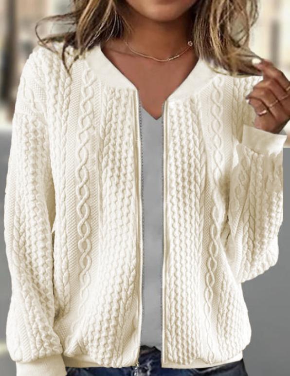 Damer cardigan med modern kabelstickningsmönster och elegant snitt Eva Jonsson-Eva Jonsson