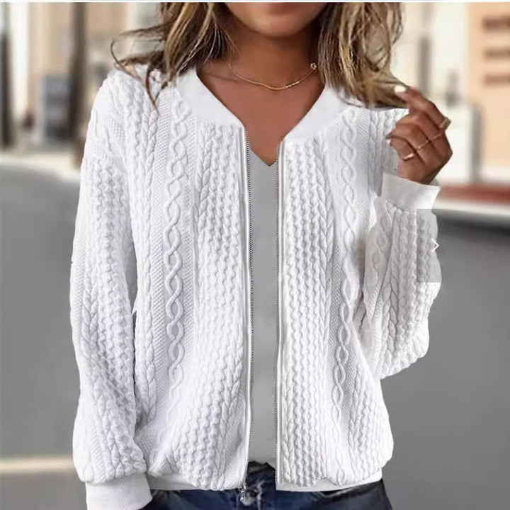 Damer cardigan med modern kabelstickningsmönster och elegant snitt Eva Jonsson-Eva Jonsson