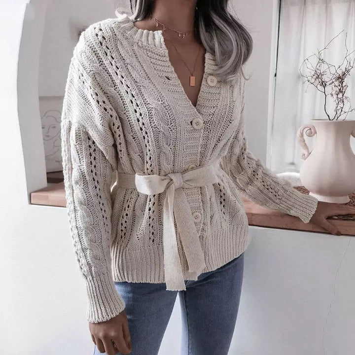 Damer cardigan med tvättad kabelmönster och midjeband Mirla-Eva Jonsson
