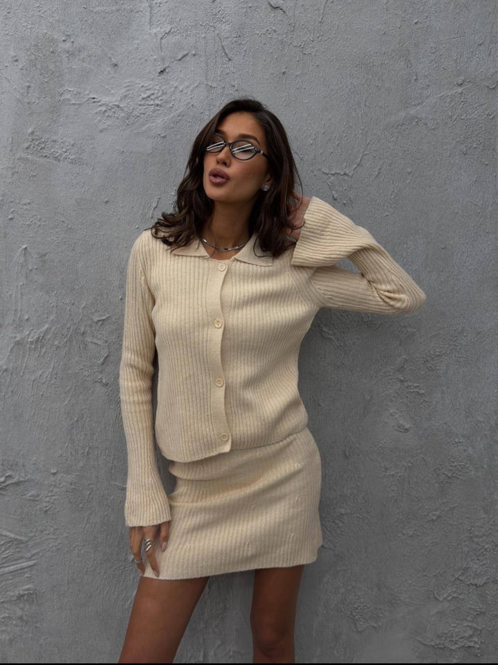 Damer cardigan och kjol set med fin ribbad textur Mirla-Eva Jonsson