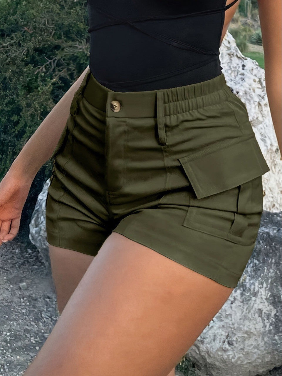 Damer cargo-shorts med elastisk midja och praktiska sidfickor Mirla-Eva Jonsson