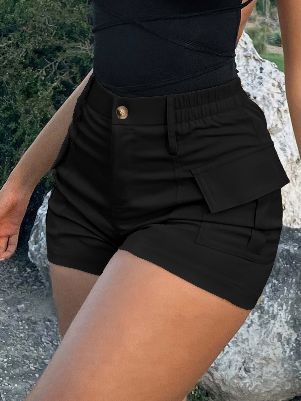 Damer cargo-shorts med elastisk midja och praktiska sidfickor Mirla-Eva Jonsson