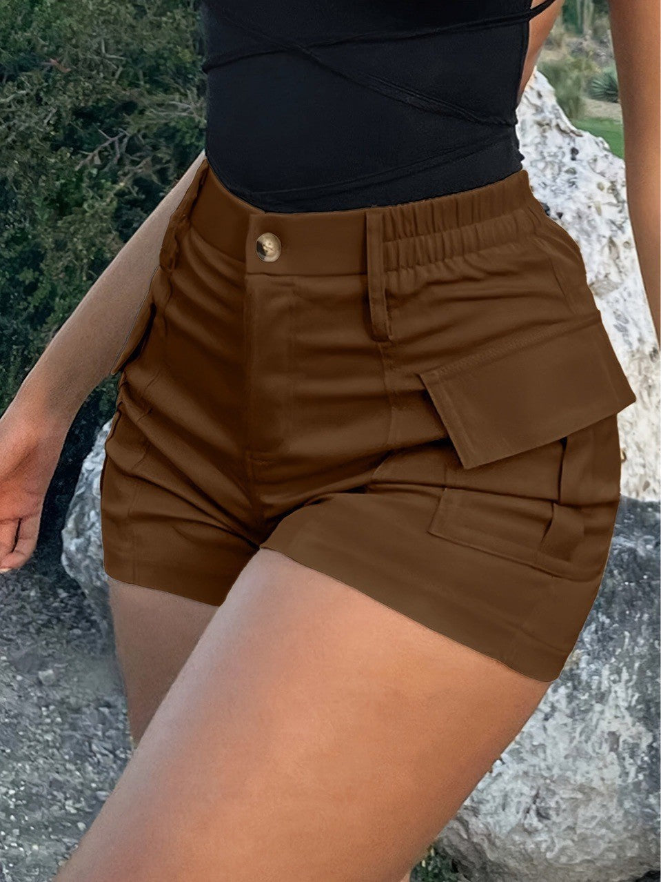 Damer cargo-shorts med elastisk midja och praktiska sidfickor Mirla-Eva Jonsson