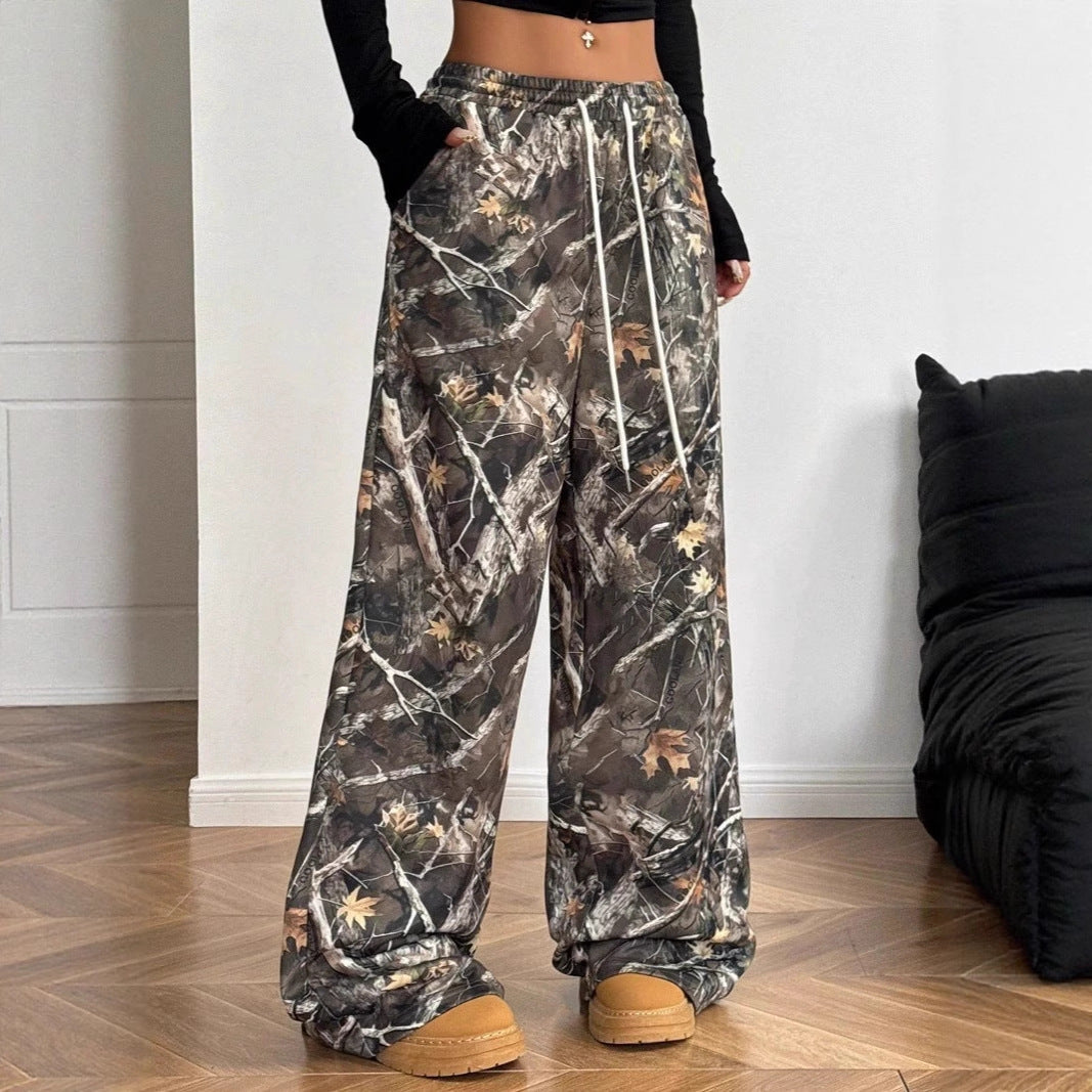Damer cargobyxa i trendig camouflage-design Mirla-Eva Jonsson