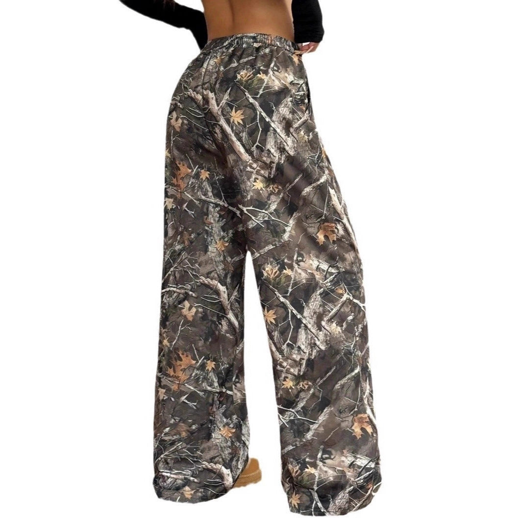 Damer cargobyxa i trendig camouflage-design Mirla-Eva Jonsson