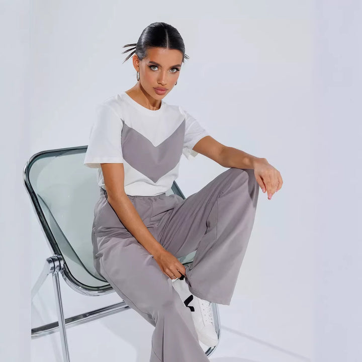 Damer casual T-shirt med modern färgblockdesign och lätt oversized passform-Eva Jonsson