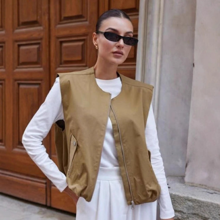 Damer casual ärmlös väst med dragkedja och praktiska fickor Mirla-Eva Jonsson