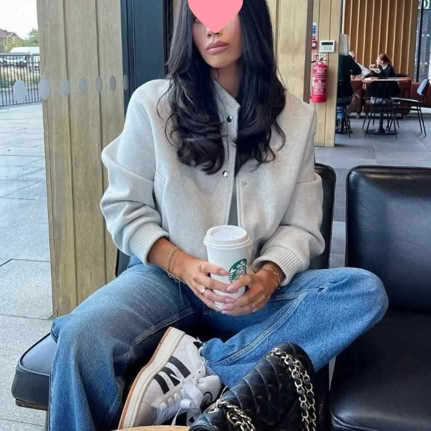 Damer casual bomberjacka med knappstängning och mjuka fickor Mirla-Eva Jonsson