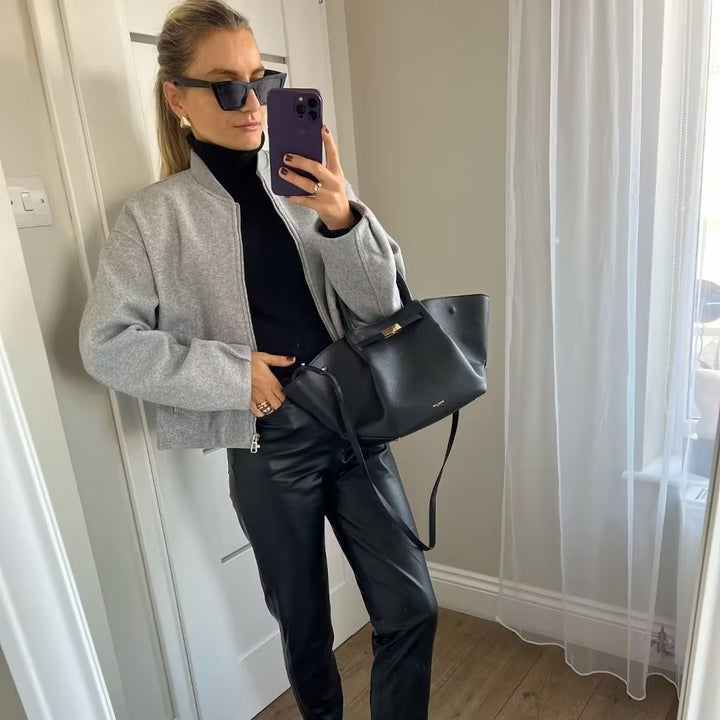 Damer casual bomberjacka med praktiska fickor och modern passform Mirla-Eva Jonsson