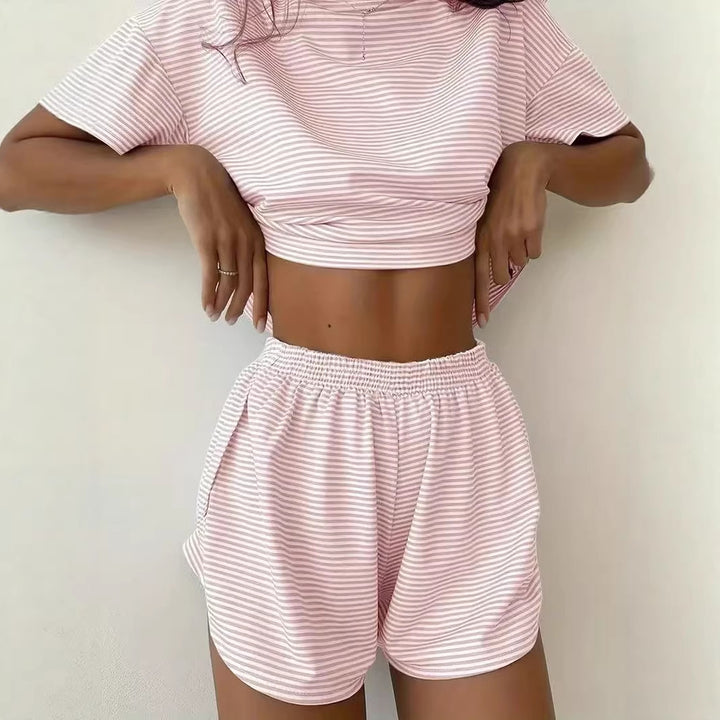 Damer casual crop top och shorts set med randigt mönster Mirla-Eva Jonsson