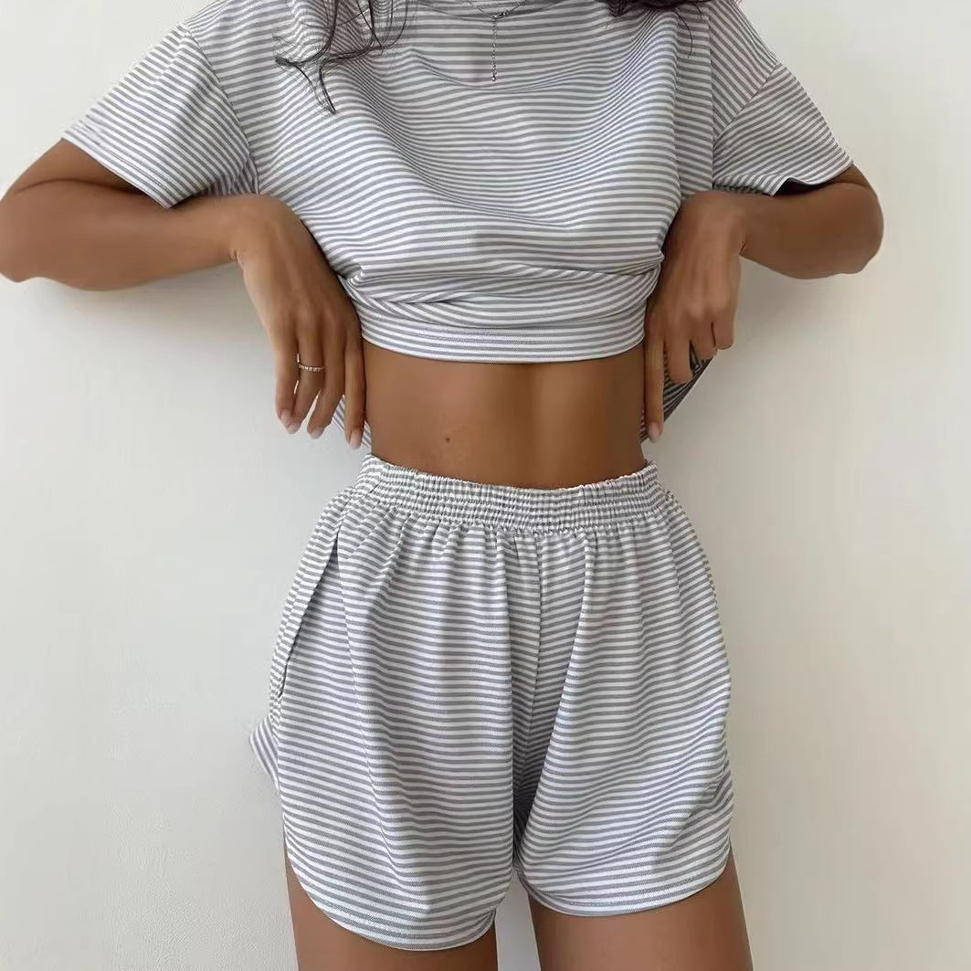 Damer casual crop top och shorts set med randigt mönster Mirla-Eva Jonsson