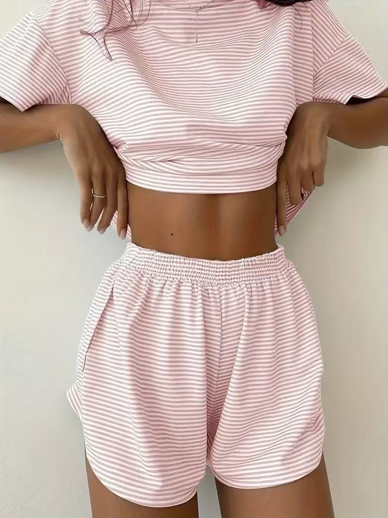 Damer casual crop top och shorts set med randigt mönster Mirla-Eva Jonsson
